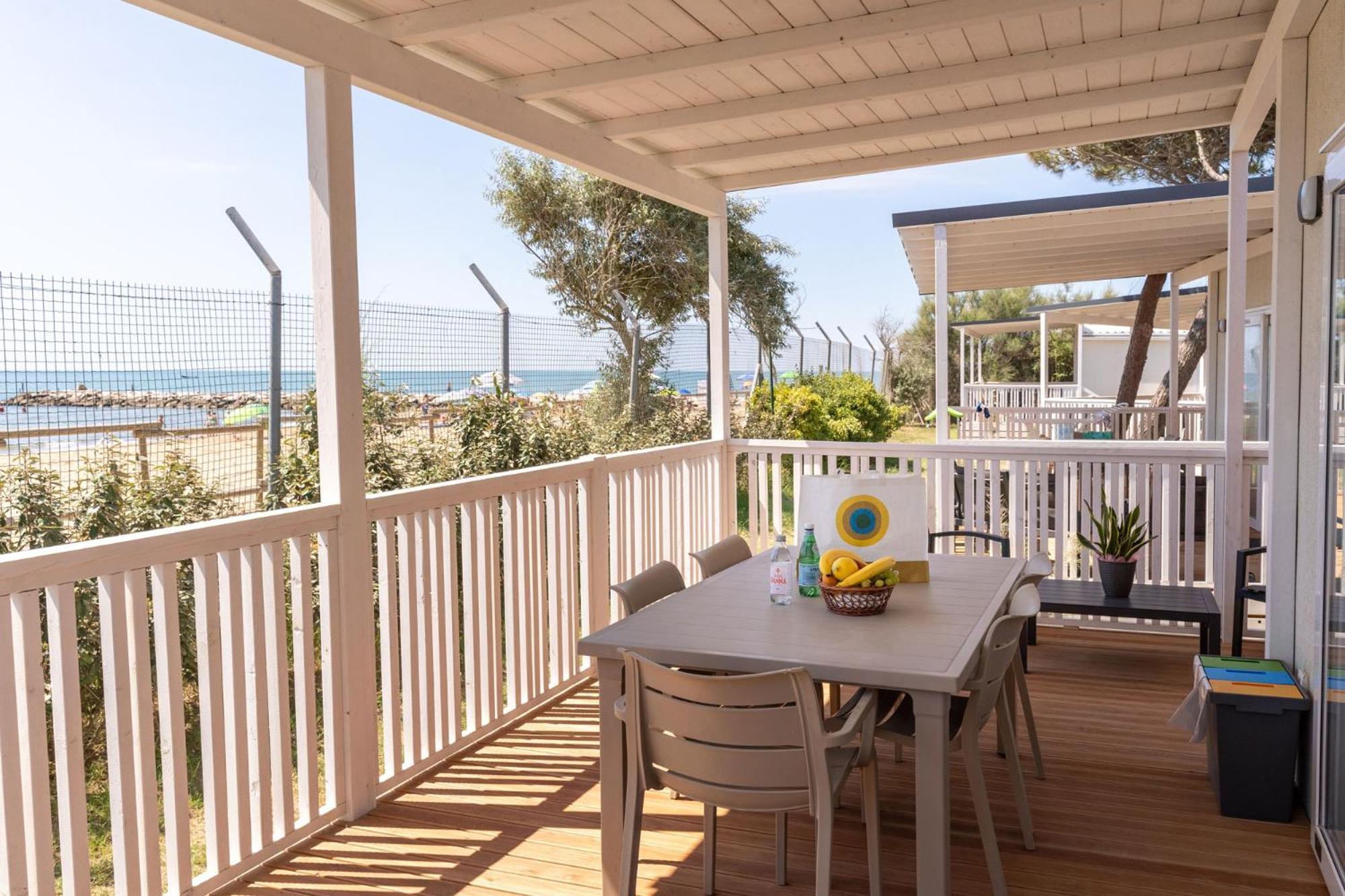 Executive Lodge with sea view